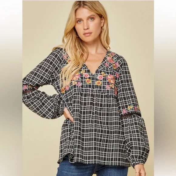 Savanna Jane Black & White Plaid Top With Embroidered Flowers - Picture 1 of 11